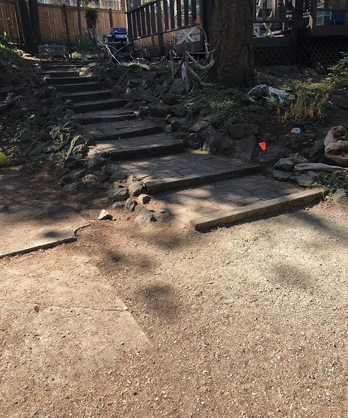 Rock walls landscaping in Des Moines